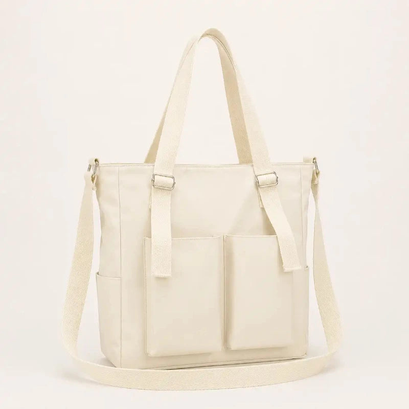 sac blanc sur fond blanc