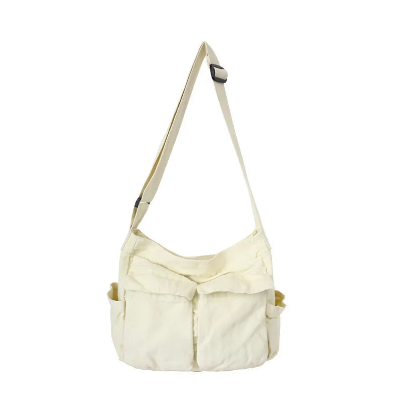 sac blanc sur fond blanc