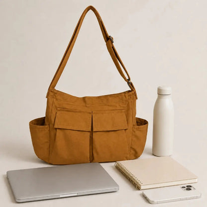 Sac cabas bandouliere marron vue sur fond blanc avec comparaison objets du quotidien