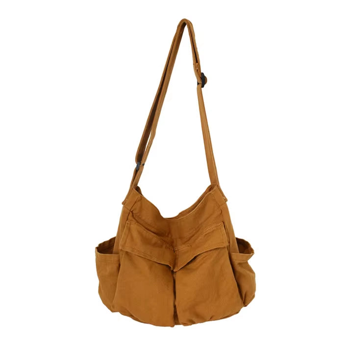 sac marron sur fond blanc