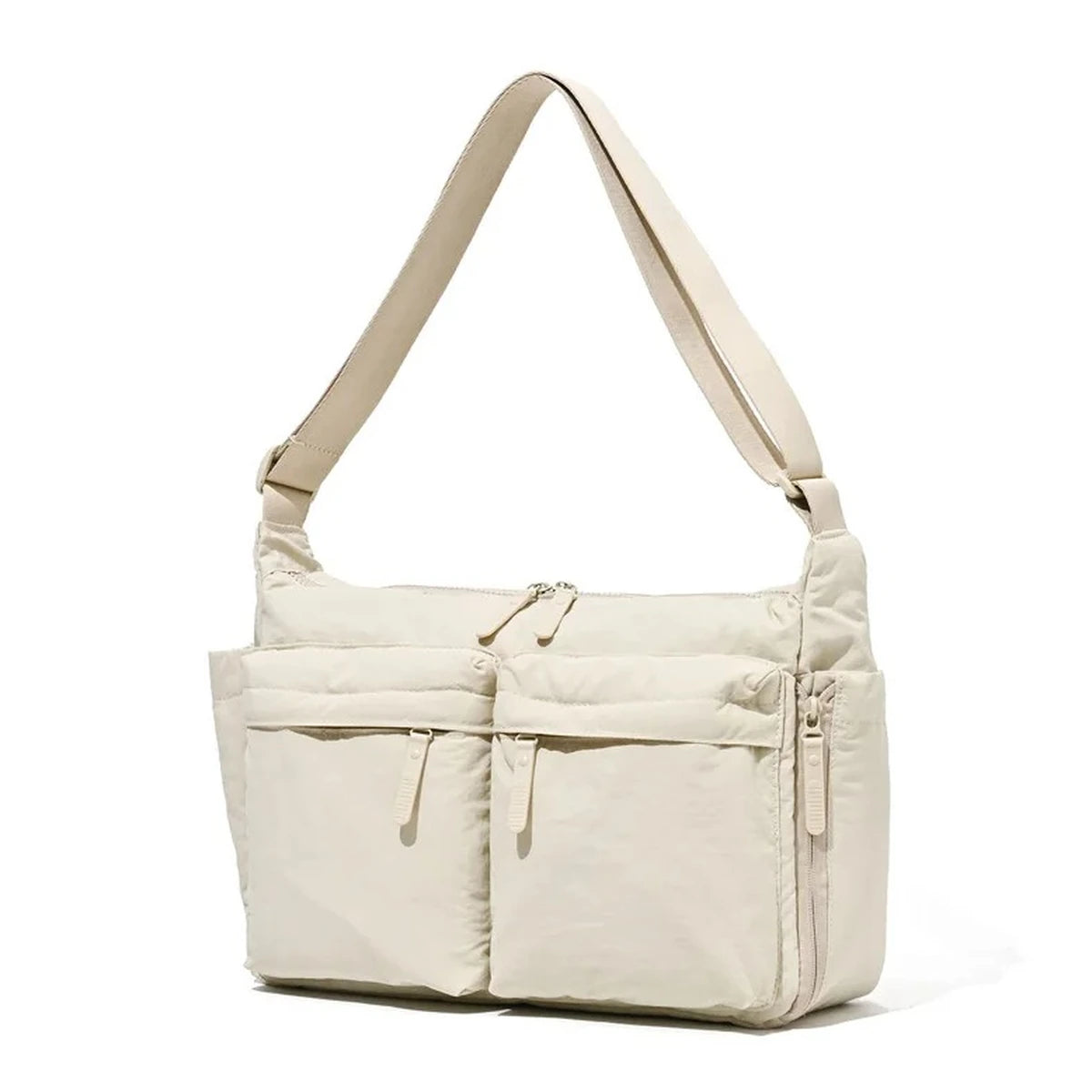 sac cabas bandouliere nylon sur fond blanc
