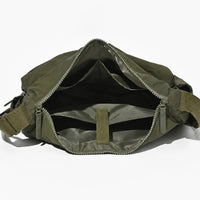 sac cabas bandouliere nylon vert intérieur sur fond blanc