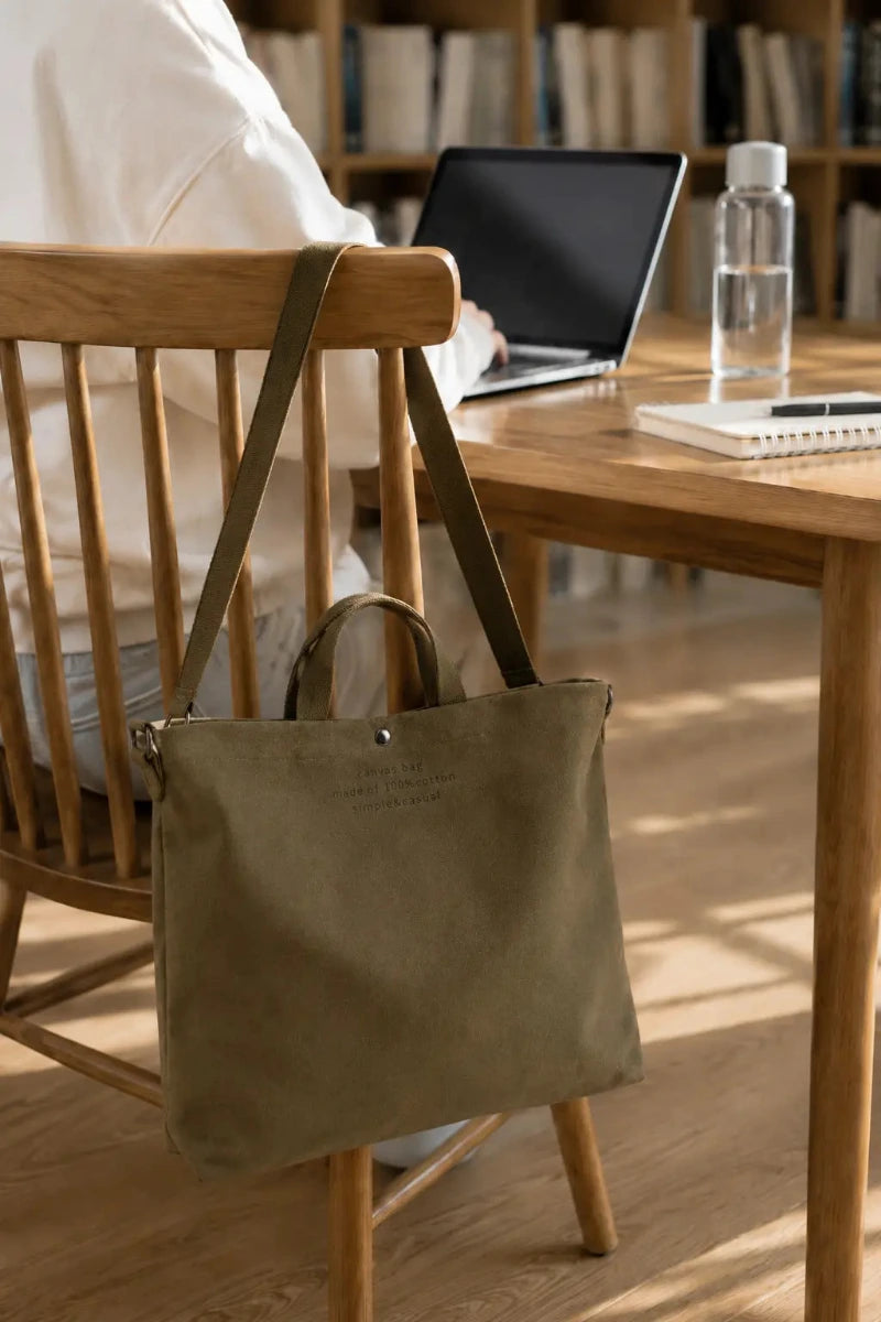 sac cabas bandoulière vert dans bibliotheque