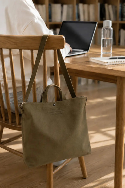sac cabas bandoulière vert dans bibliotheque