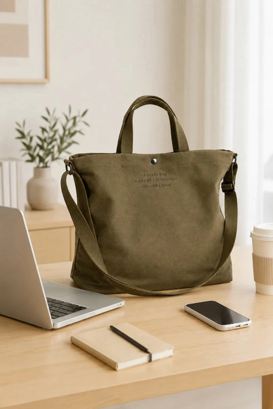 sac cabas vert sur bureau