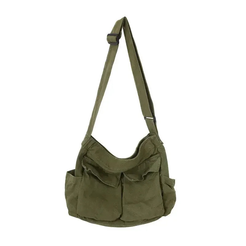 sac vert sur fond blanc