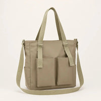 sac vert sur fond blanc