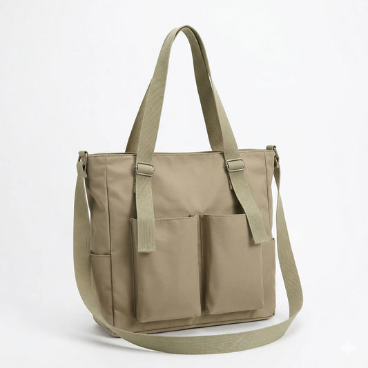 sac vert sur fond blanc