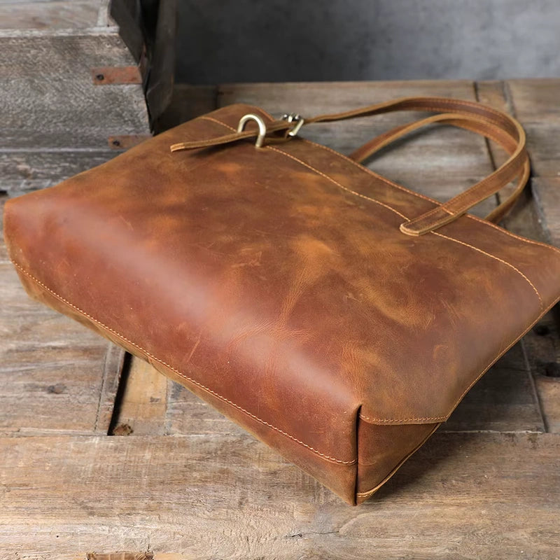 Sac cabas cuir ciré femme marron, vue du fond et du côté