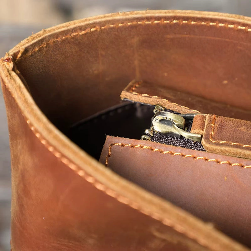 Sac cabas cuir ciré femme marron, détail de la fermeture intérieure