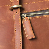 Sac cabas cuir ciré femme marron, détail de la poche zippée
