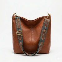 Sac cabas simili-cuir bandoulière brodée marron — vue de face sur fond blanc