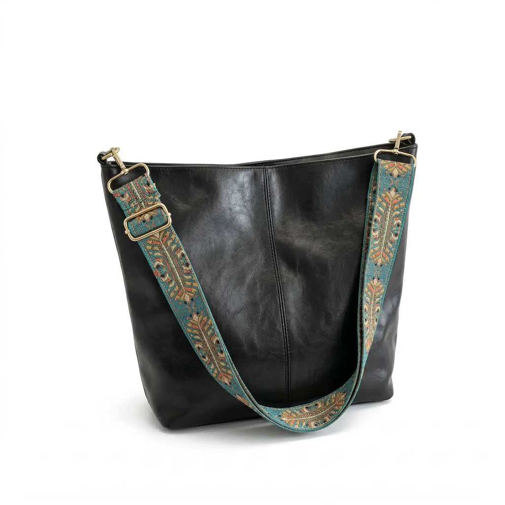 Sac cabas simili-cuir bandoulière brodée noir — vue de face sur fond blanc