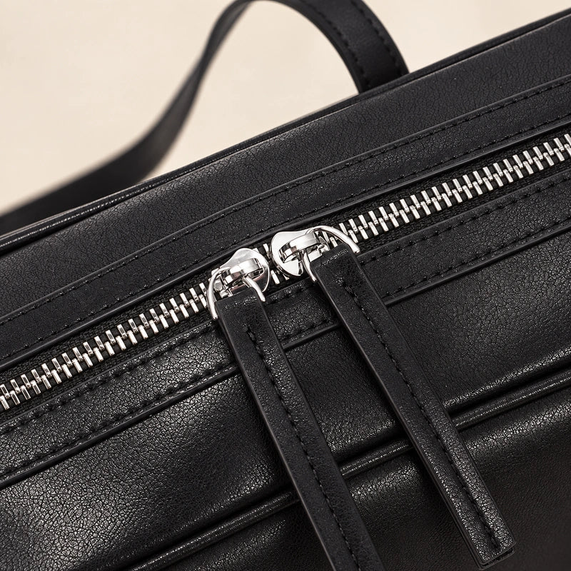 Sac cabas cuir rétro femme noir, détail de la fermeture