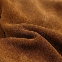 Sac cabas daim porté épaule femme marron, détail de la texture du daim