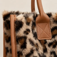 Sac cabas imprimé léopard anse simple - détail macro du motif léopard