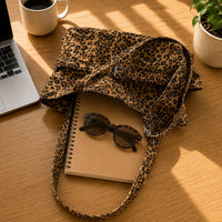 Intérieur du sac cabas imprimé léopard léger