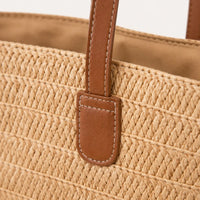 zoom sur la anse du sac cabas panier en paille