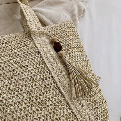 Sac cabas tressé en paille — zoom accessoire décoratif