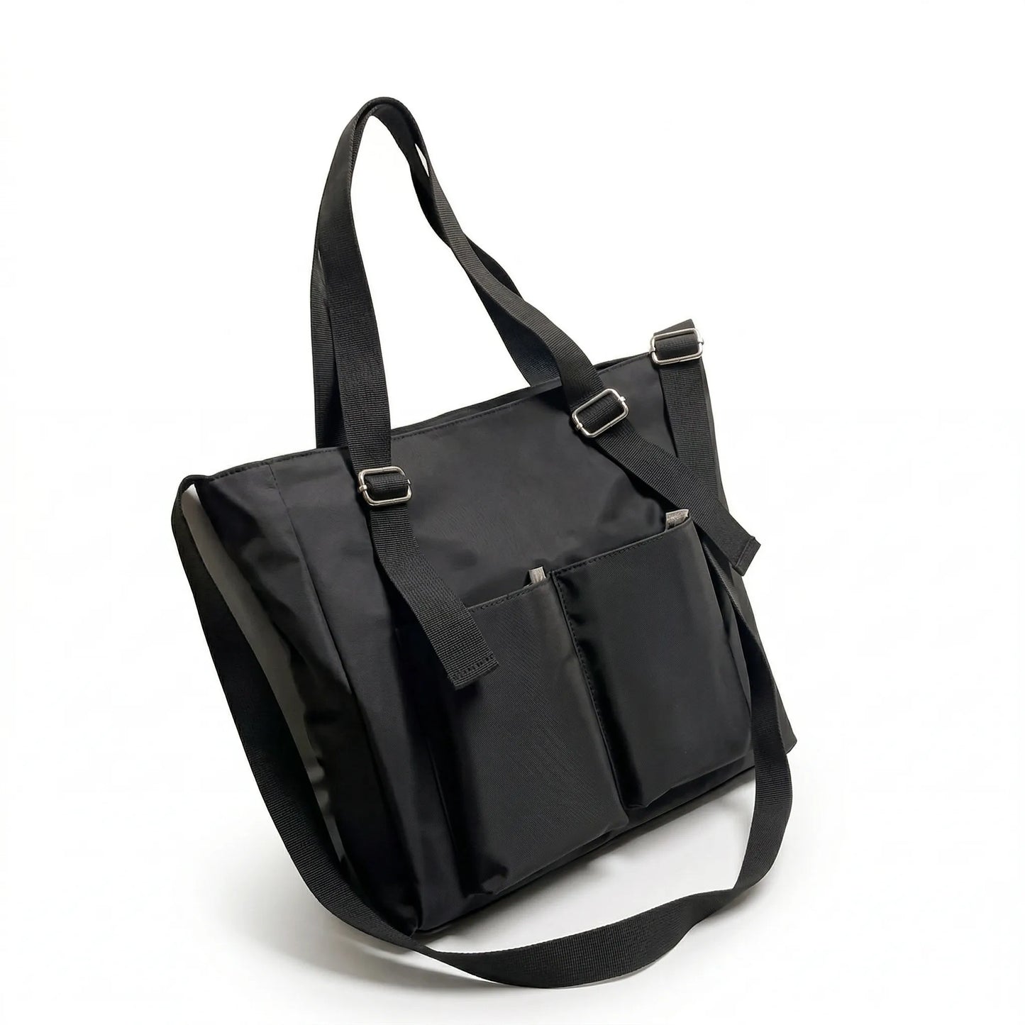 sac noir sur fond blanc