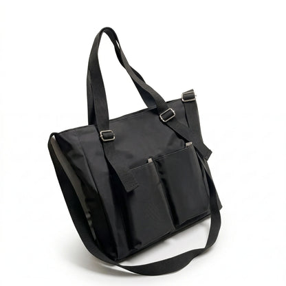 sac noir sur fond blanc