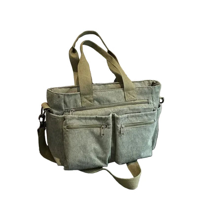 sac vert sur fond blanc